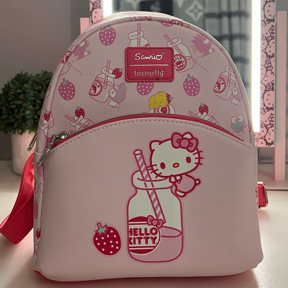 HELLO KITTY LOUNGEFLY 💞